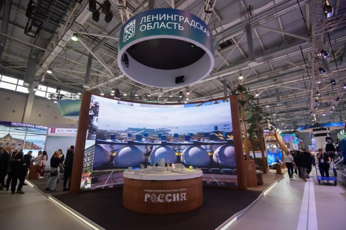 17 декабря Владимир Путин посетил выставку на ВДНХ, где осмотрел 75 павильон. в котором представлены и достижения Ленобласти фото