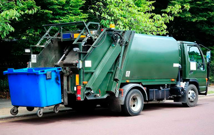 Губернатор планирует модернизировать технологии переработки мусора в Ленобласти фото