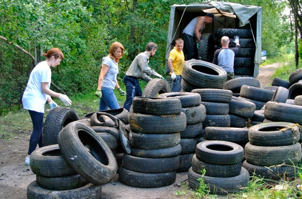 Эко-квест «Охота на колёса» в Мурино помог собрать более 5 тонн старых покрышек фото