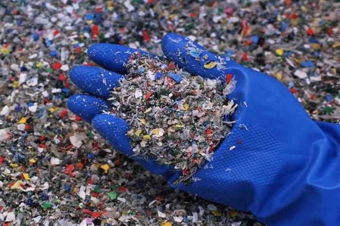В Ленобласти запущено уникальное производство стройматериалов из переработанного пластика фото